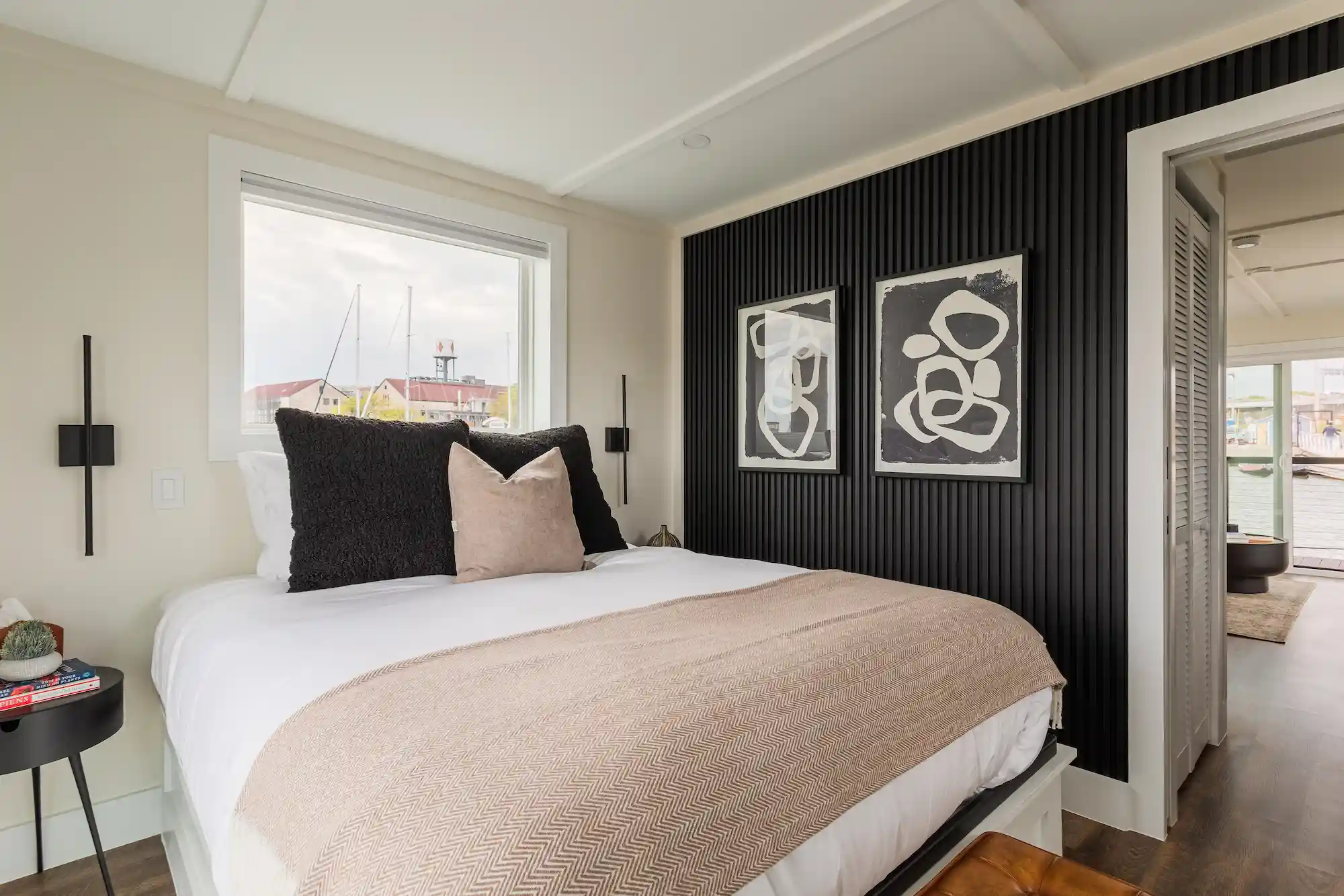 A berth with a marina window